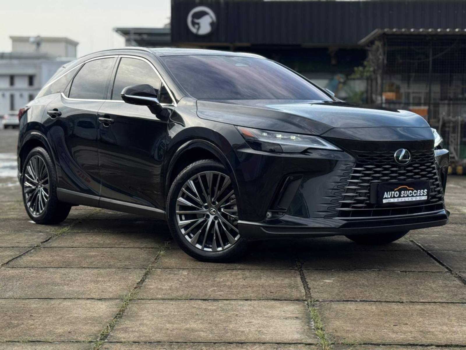 Read more about the article LEXUS RX350H LUXURY HYBRID 2023