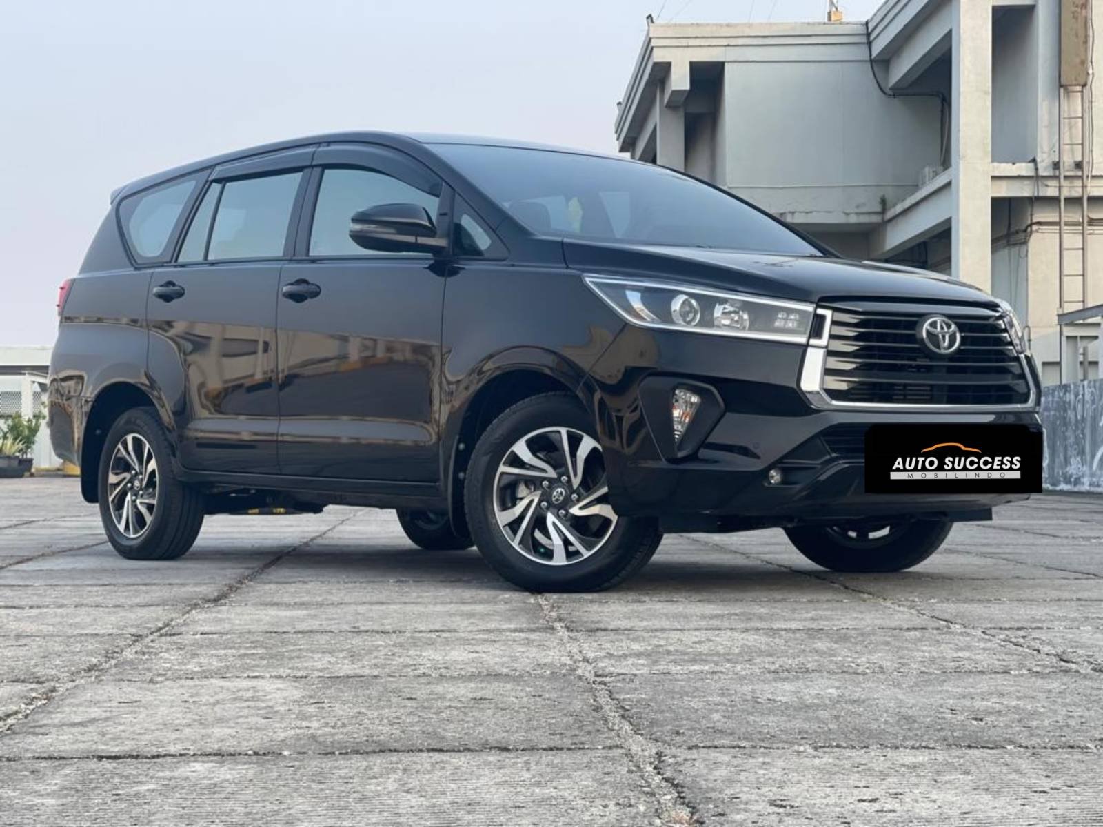 Read more about the article TOYOTA INNOVA 2.4 V AT 2022